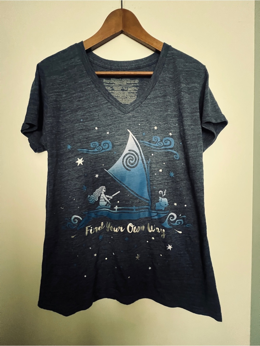 Disney Store Moana Women’s Tshirt - Large